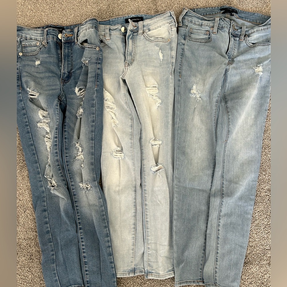 EUC Bundle of 3 x Aeropostale Jeans